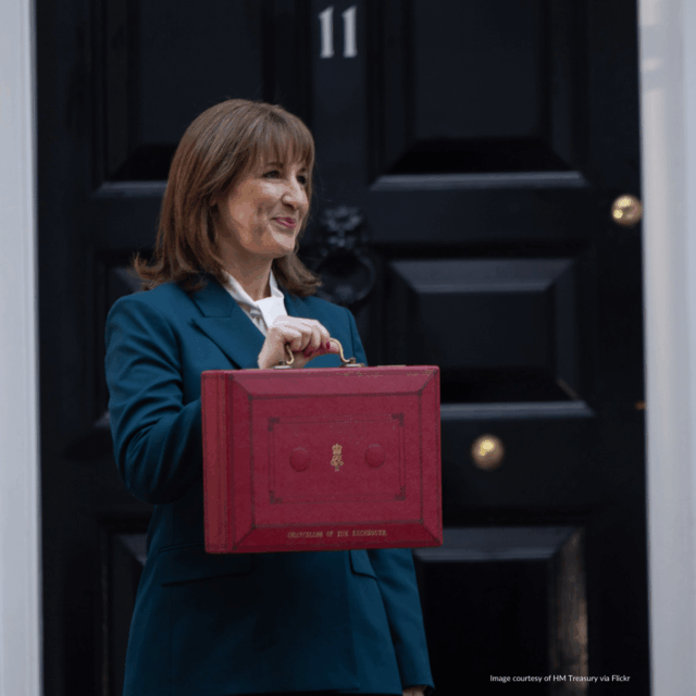 Rachel Reeves on the steps of 11 Downing Street with her red box for the 2025 Autumn Budget